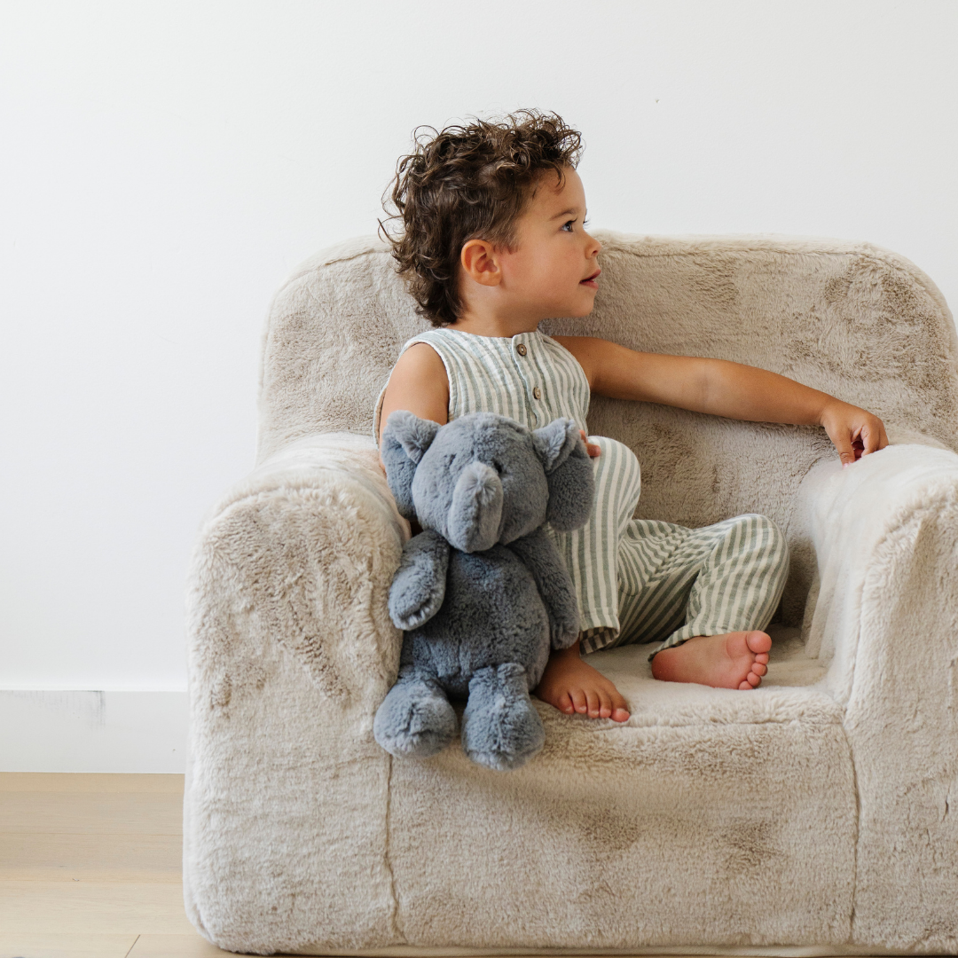 STUFFED ANIMALS: Lamb