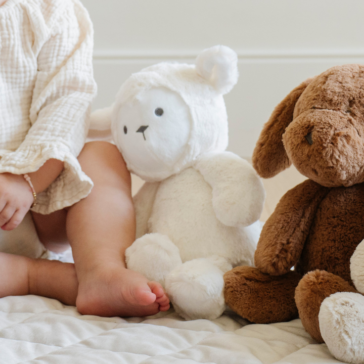 STUFFED ANIMALS: Lamb