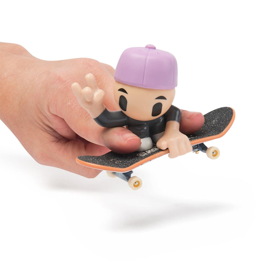 Sk8 Crew Fingerboard with Assistive Figure