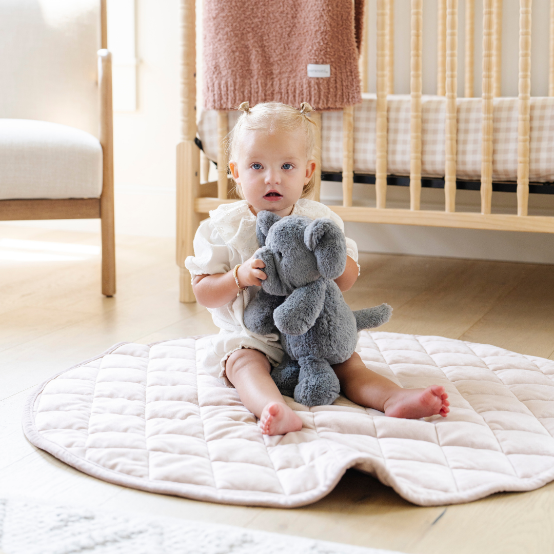 STUFFED ANIMALS: Lamb