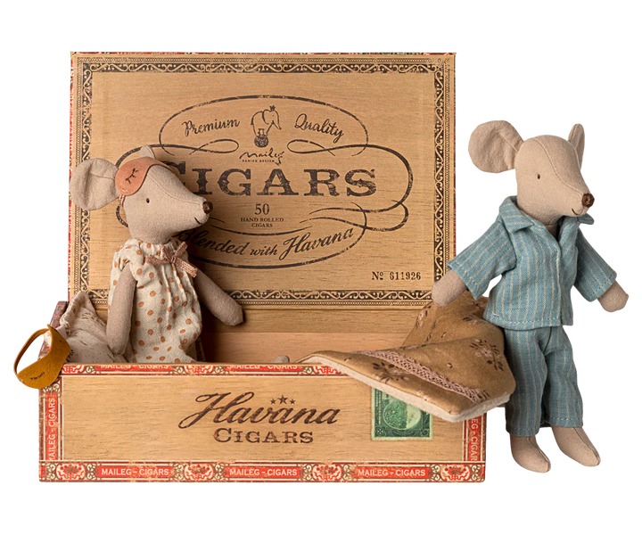 Mum and Dad in Cigarbox
