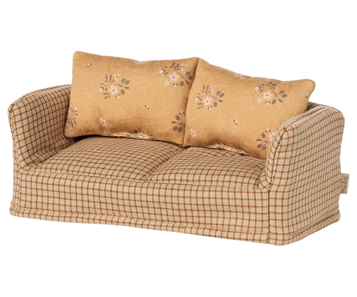 Couch, Mouse - Mable