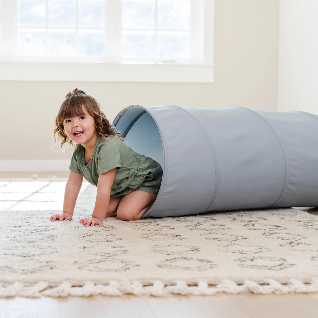 Play Tunnel