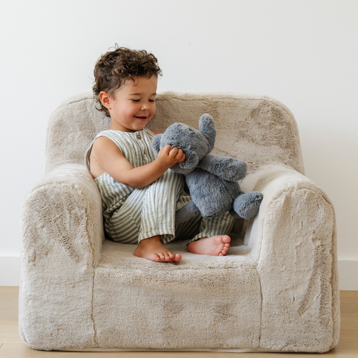 STUFFED ANIMALS: Lamb