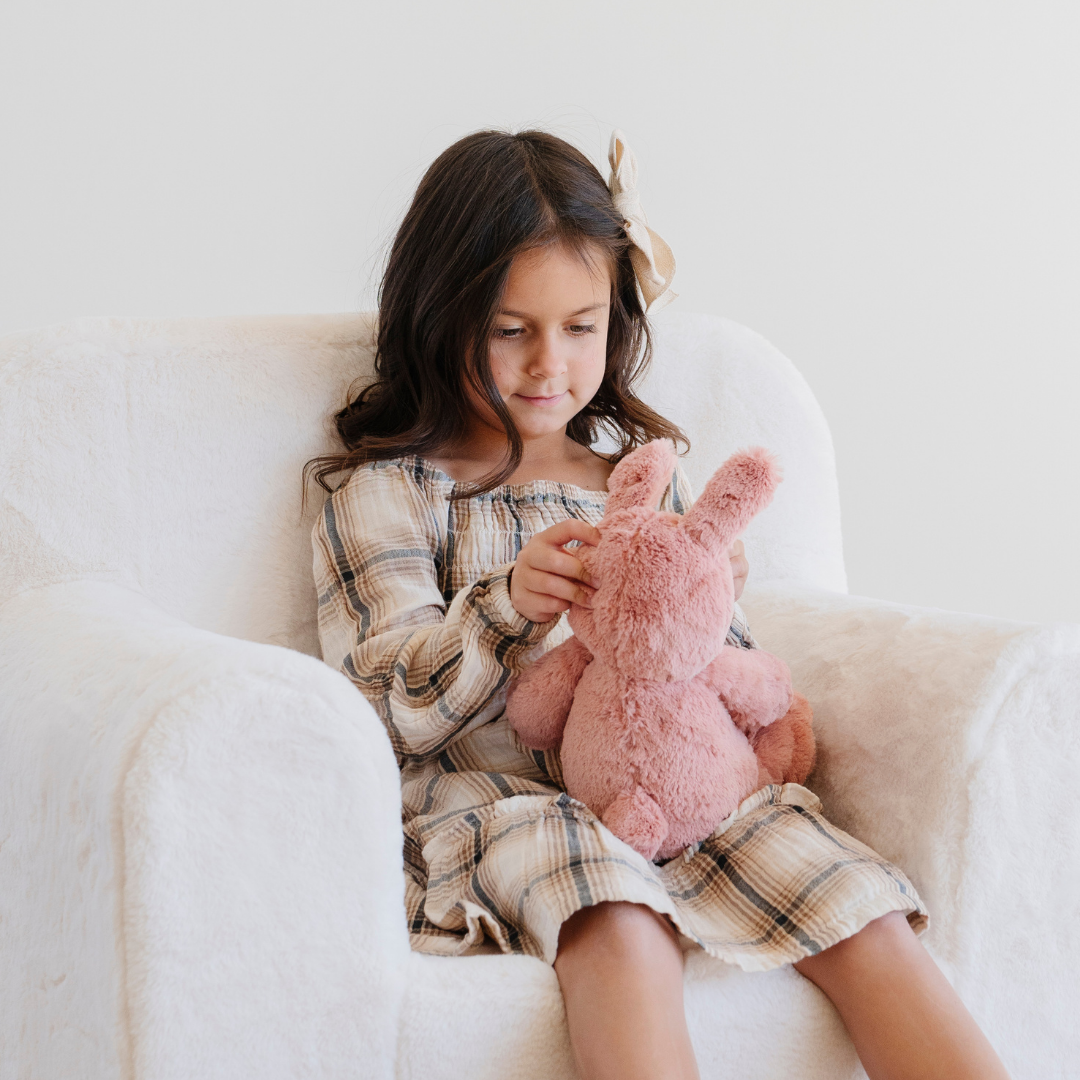 STUFFED ANIMALS: Lamb